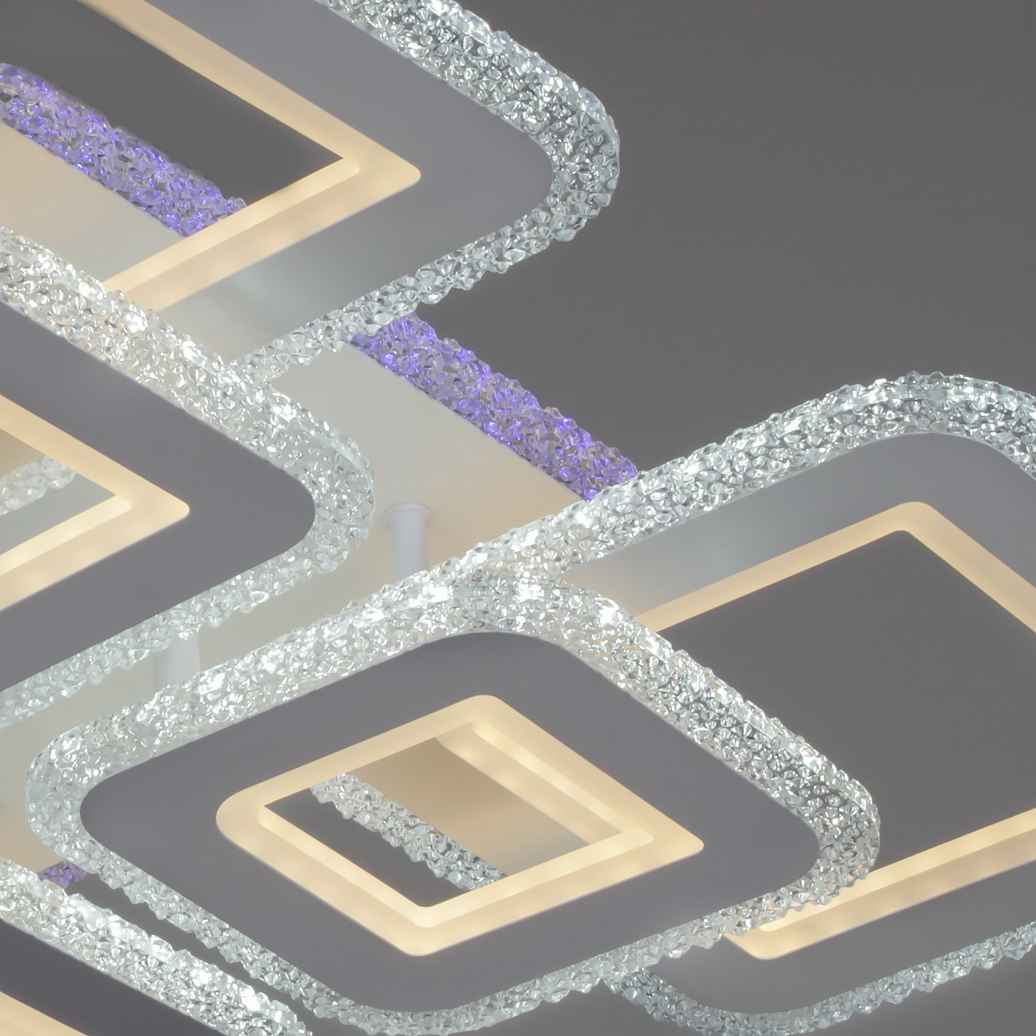 Потолочная люстра Reluce 08430-0.3-4+4B WH (RGB)