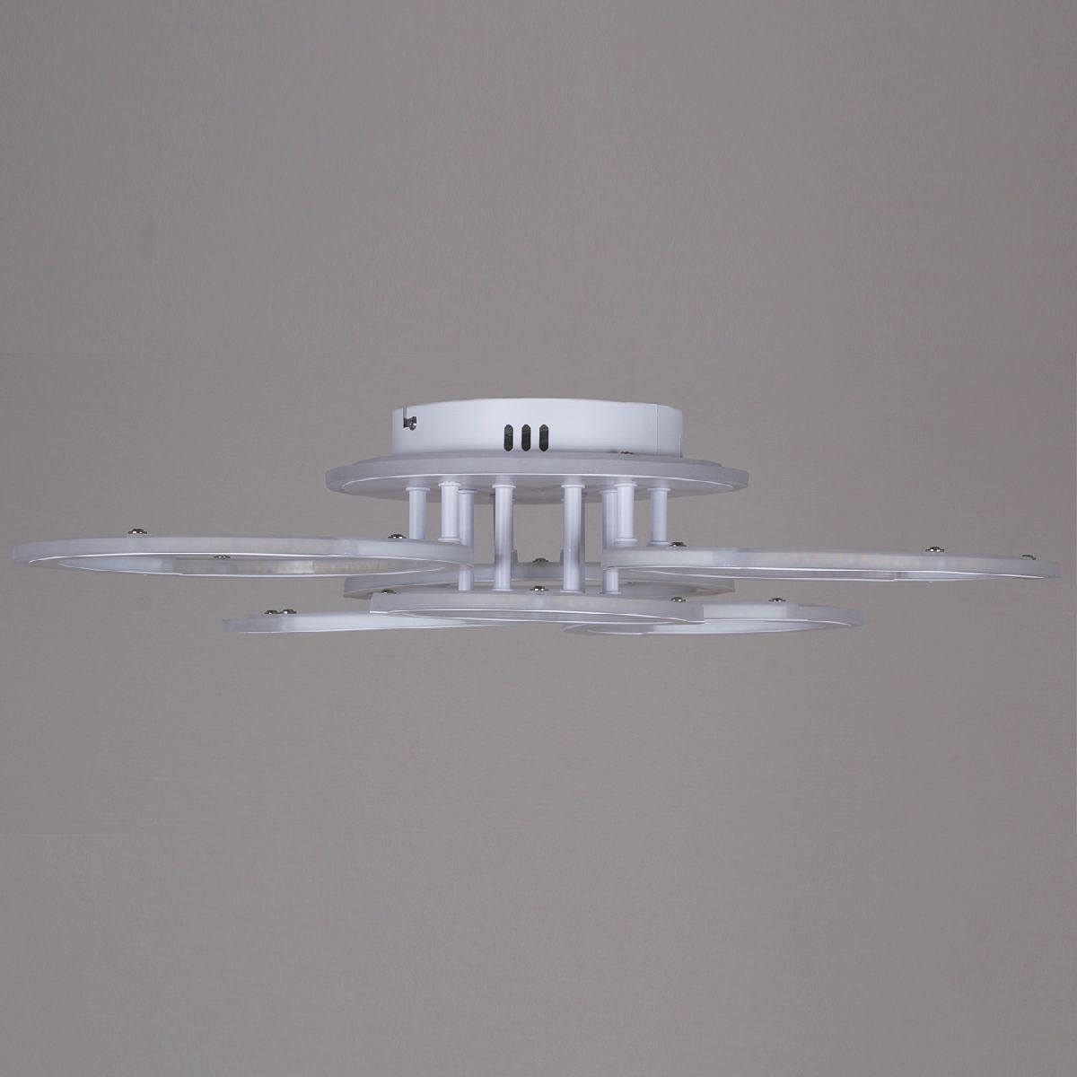 Потолочная люстра Reluce 09820-3.3-3+3A WH (RGB)