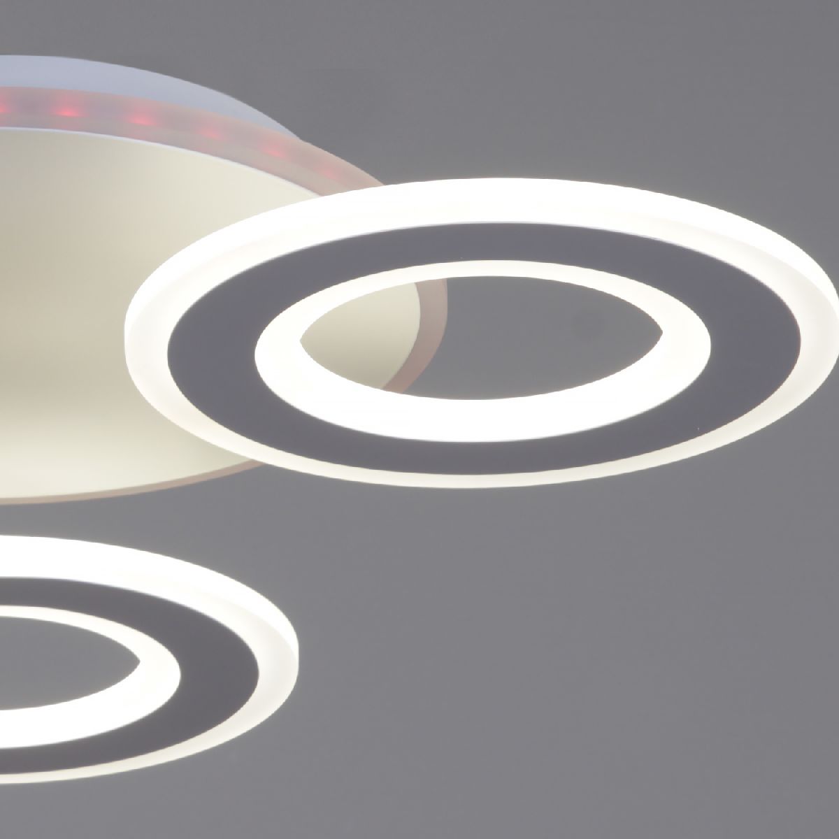 Потолочная люстра Reluce 20535-0.3-3+1S