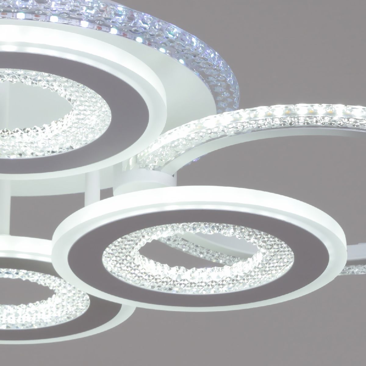 Потолочная люстра Reluce 20533-0.3-2+4+1 WT