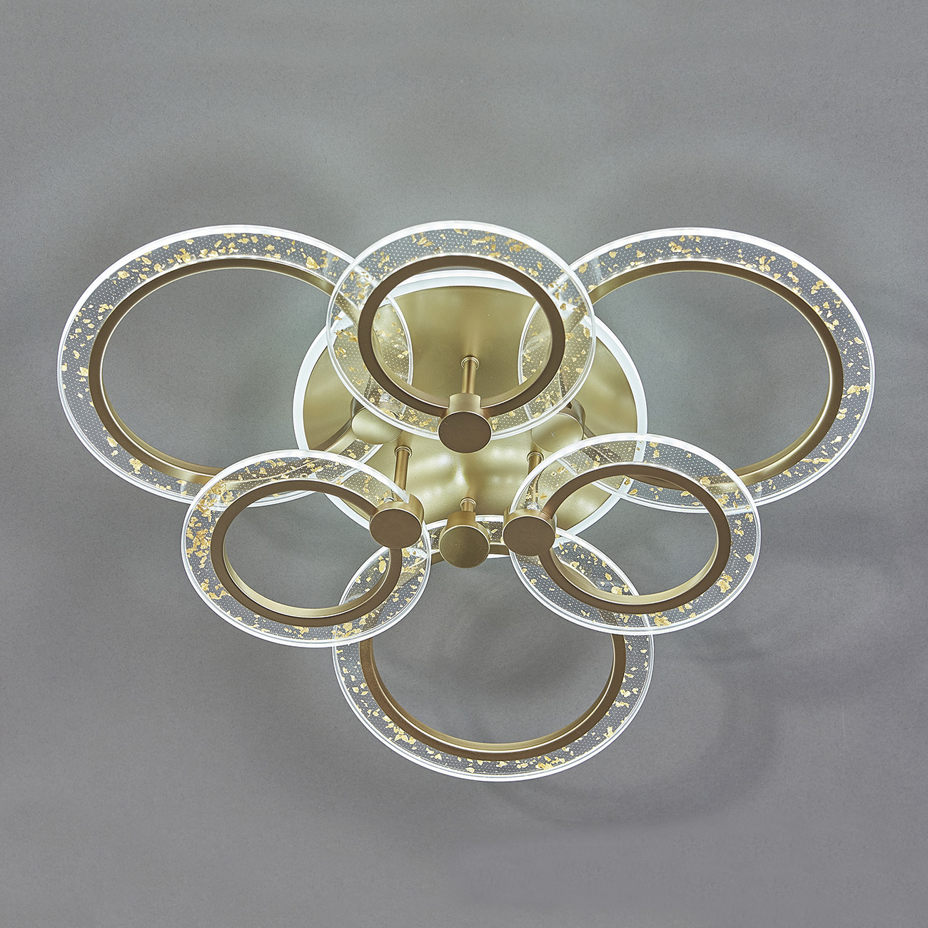 Потолочная светодиодная люстра с пультом управления Escada Enigma 10225/6LED Gold