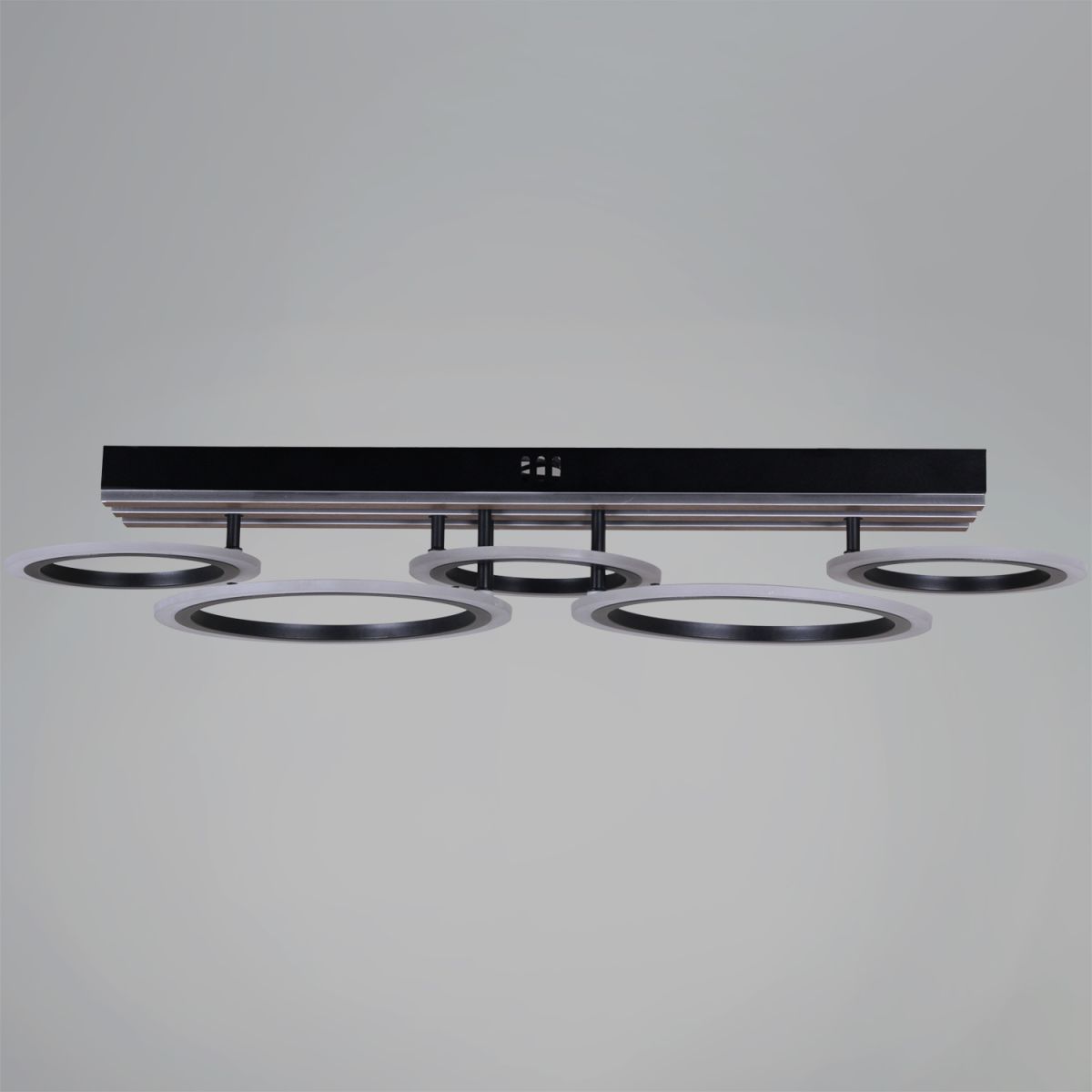 Потолочная люстра Reluce 00330-0.3-3+2