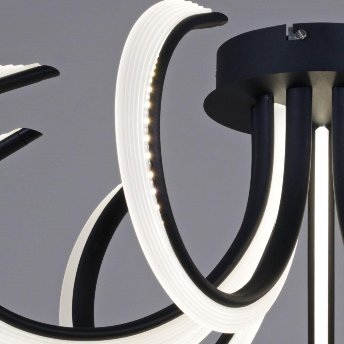 Потолочная люстра Reluce 74390-0.3-09L black