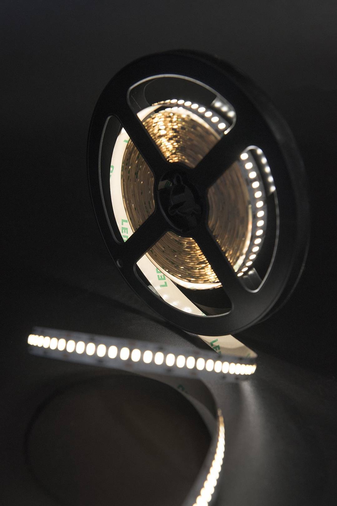 Светодиодная лента SWG SWG4240-12-24-NW 001195