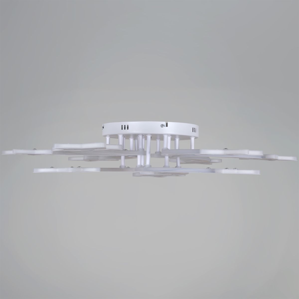 Потолочная люстра Reluce 01150-0.3-6+3 WH