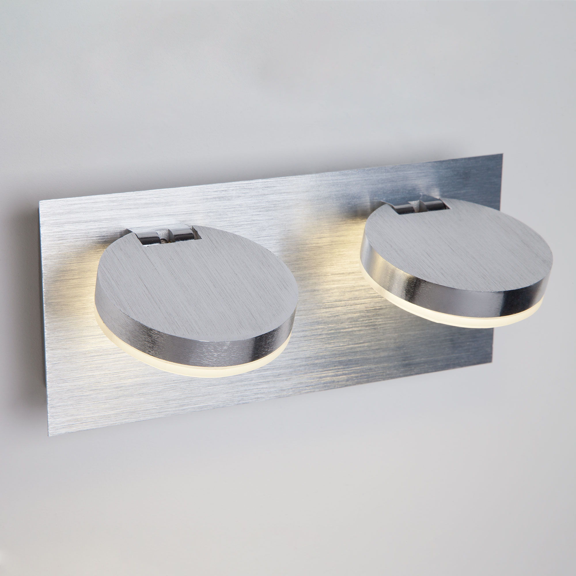 Настенный светодиодный светильник Eurosvet Cover 20004/2 алюминий