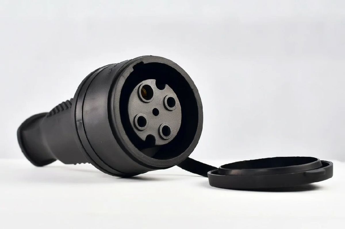 Штепсельный разъем трехфазный Lezard Каучук 332-0100-0203/203