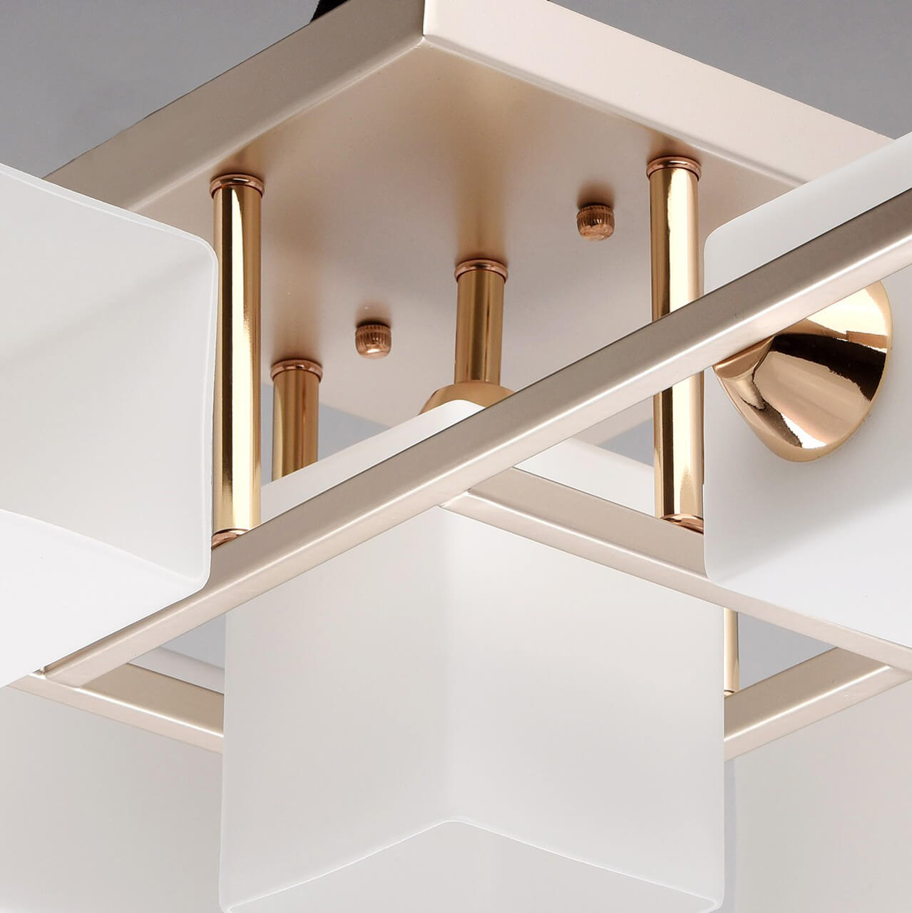 Потолочная люстра De Markt Тетро 673011905