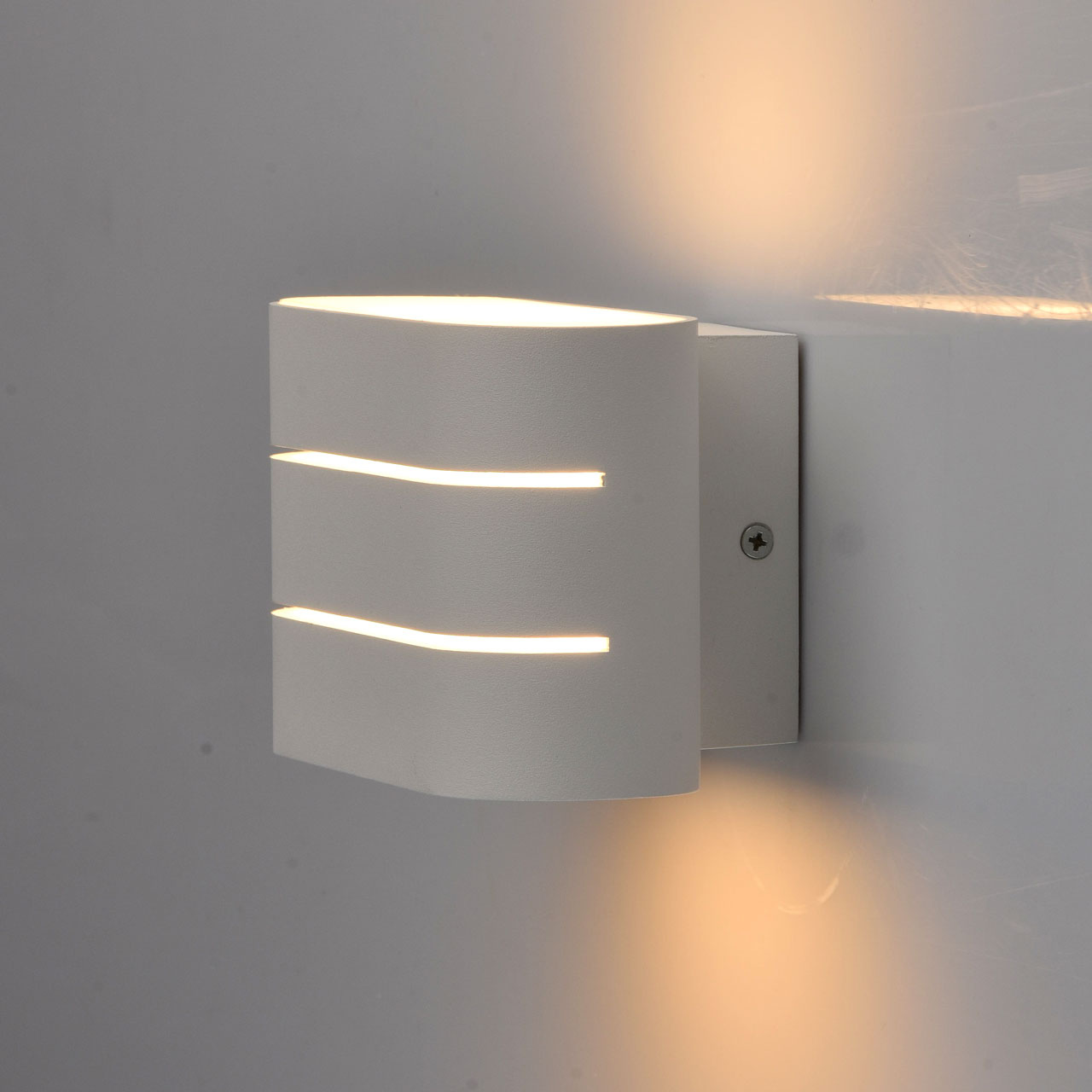 Настенный светодиодный светильник De Markt Котбус 492024002