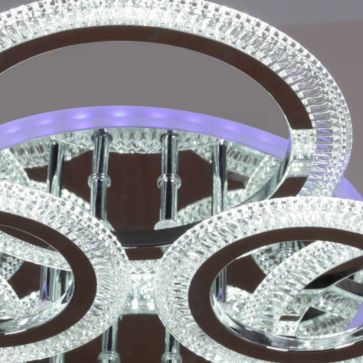 Потолочная люстра Reluce 09837-0.3-4+4A CR (RGB)