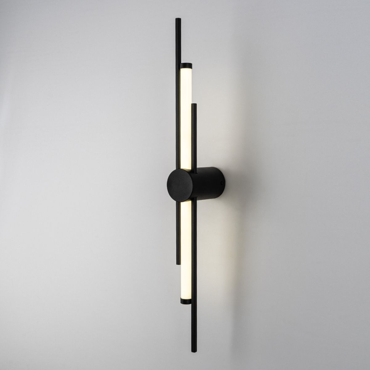 Настенный светильник Modelux ML.726.600 BK