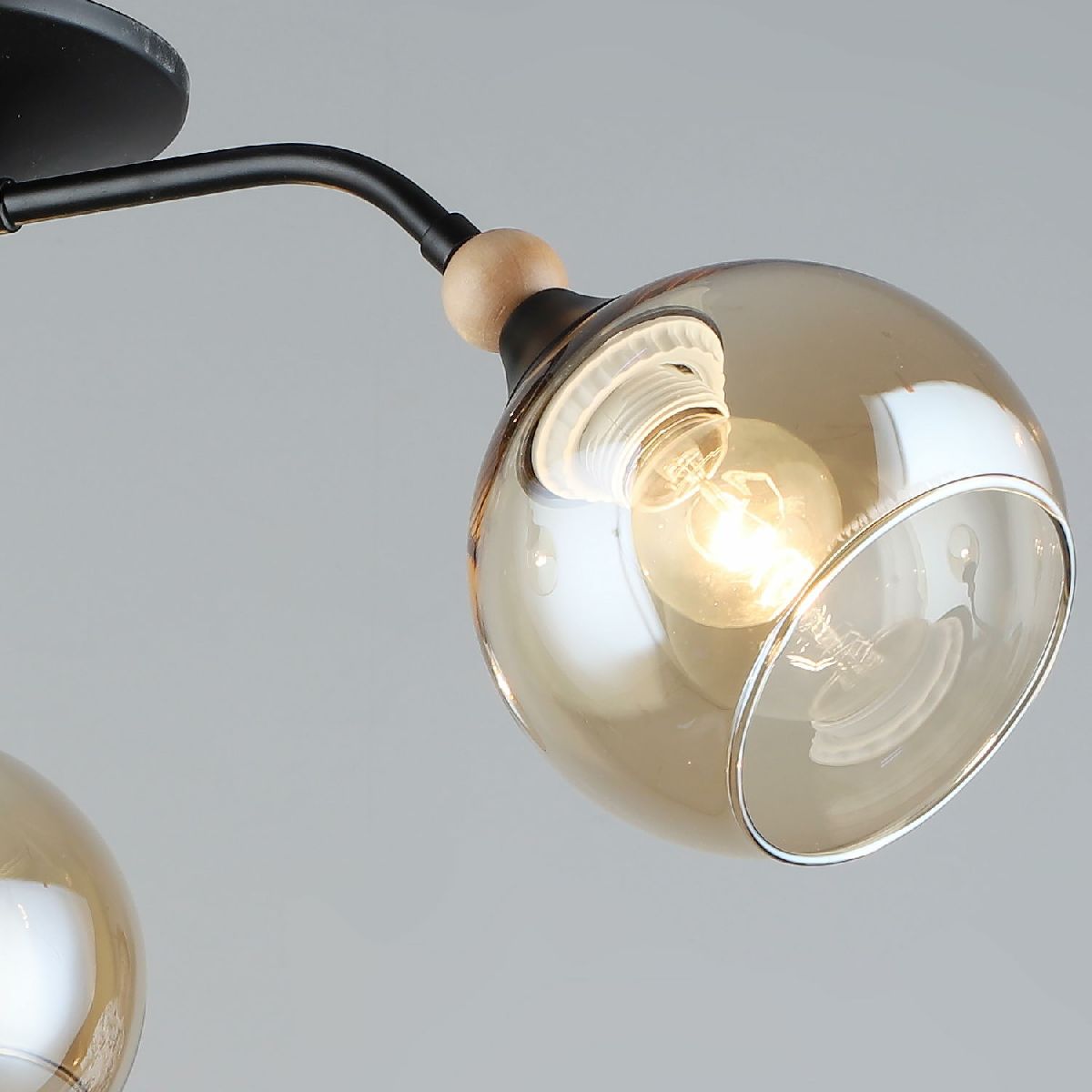 Потолочная люстра Reluce 05062-0.3-03 BK+WOOD