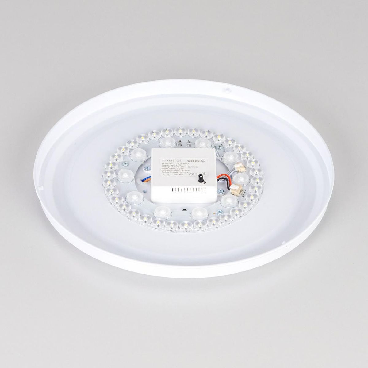 Потолочная люстра Citilux Санта CL723330G