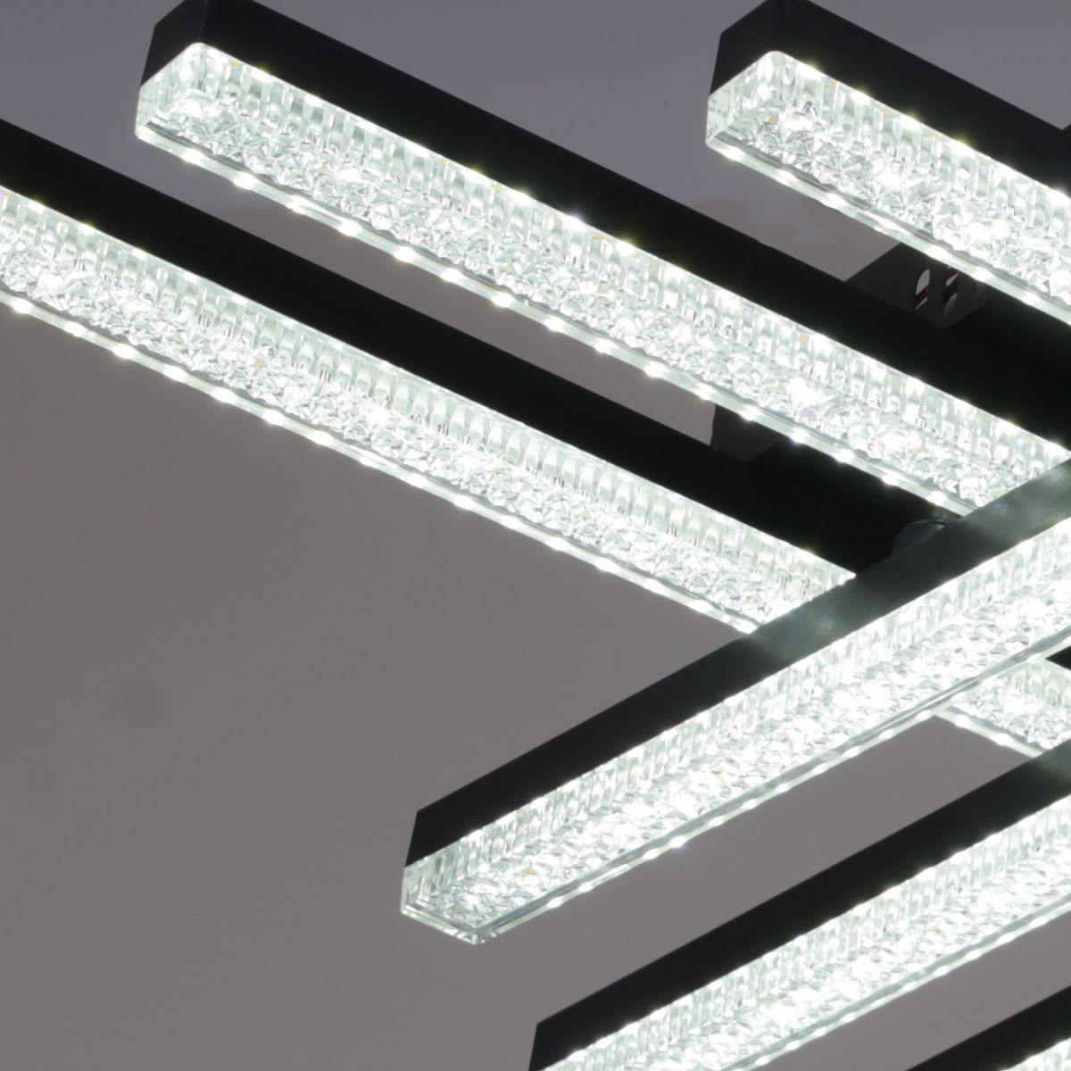 Потолочная люстра Reluce 79560-0.3-06 BK