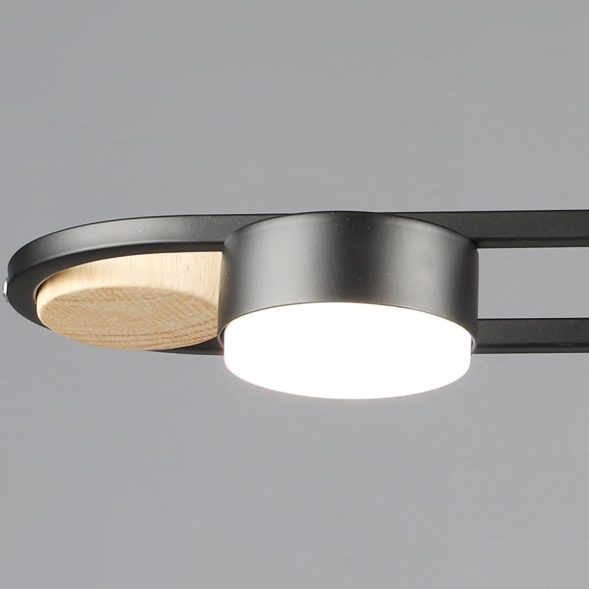 Подвесная люстра Reluce 02760-0.3-04 BK+WOOD GX53