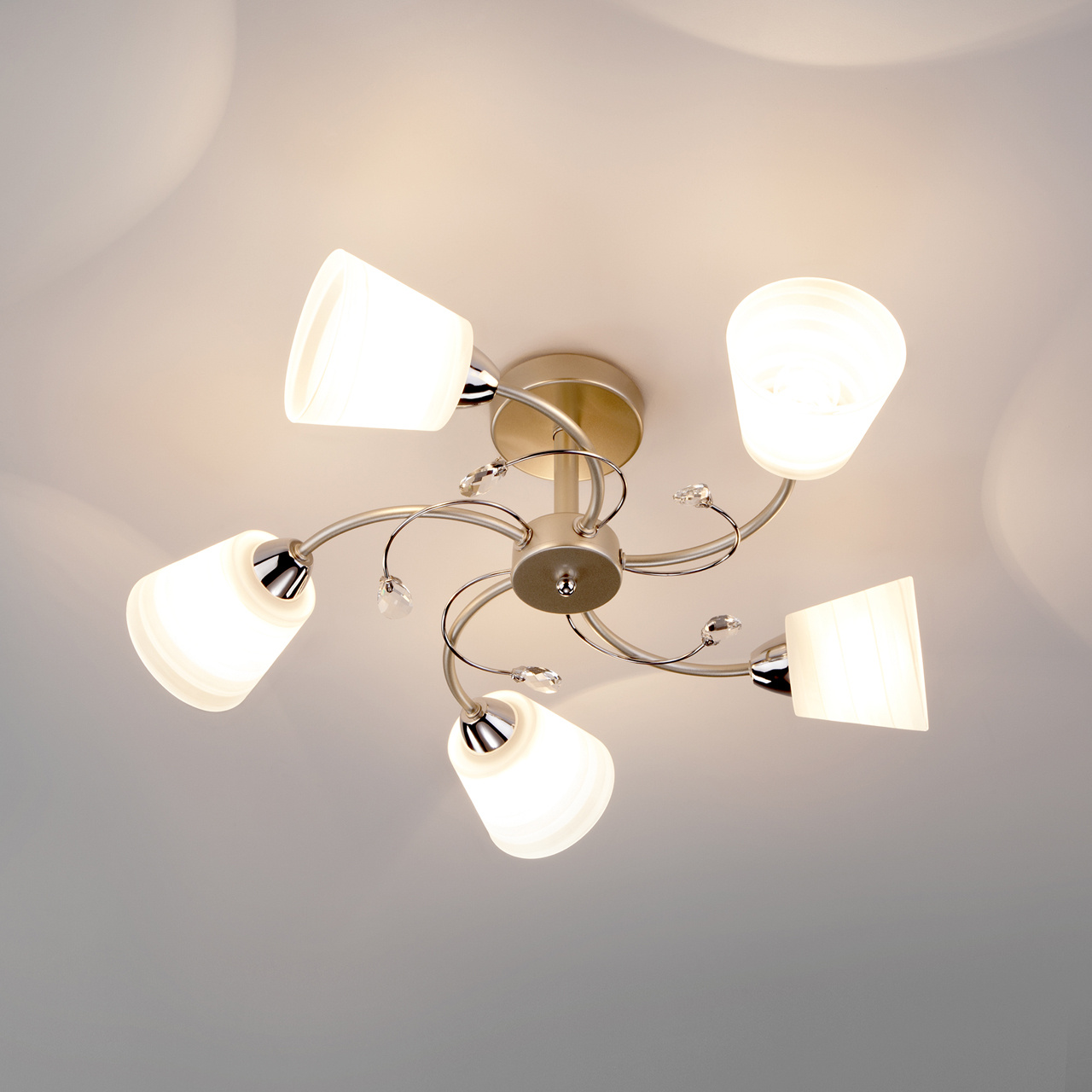 Потолочная люстра Eurosvet Sabrina 30147/5 перламутровое золото