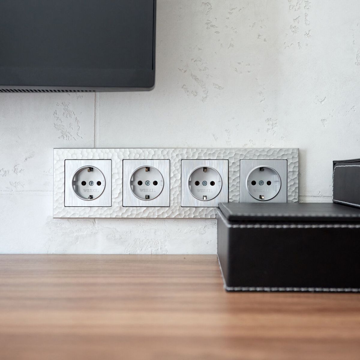 Розетка с заземлением Werkel W1171009 4690389171857 a054534