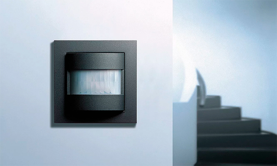 Как установить и использовать датчики движения для управления освещением