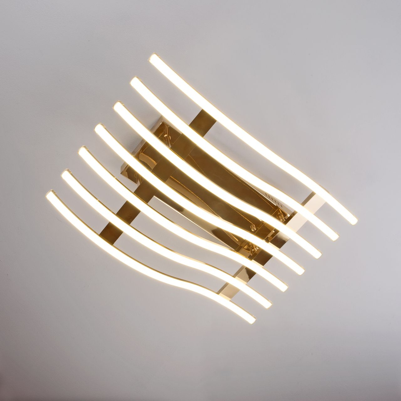 Потолочный светодиодный светильник Eurosvet Avery 90091/7 золото