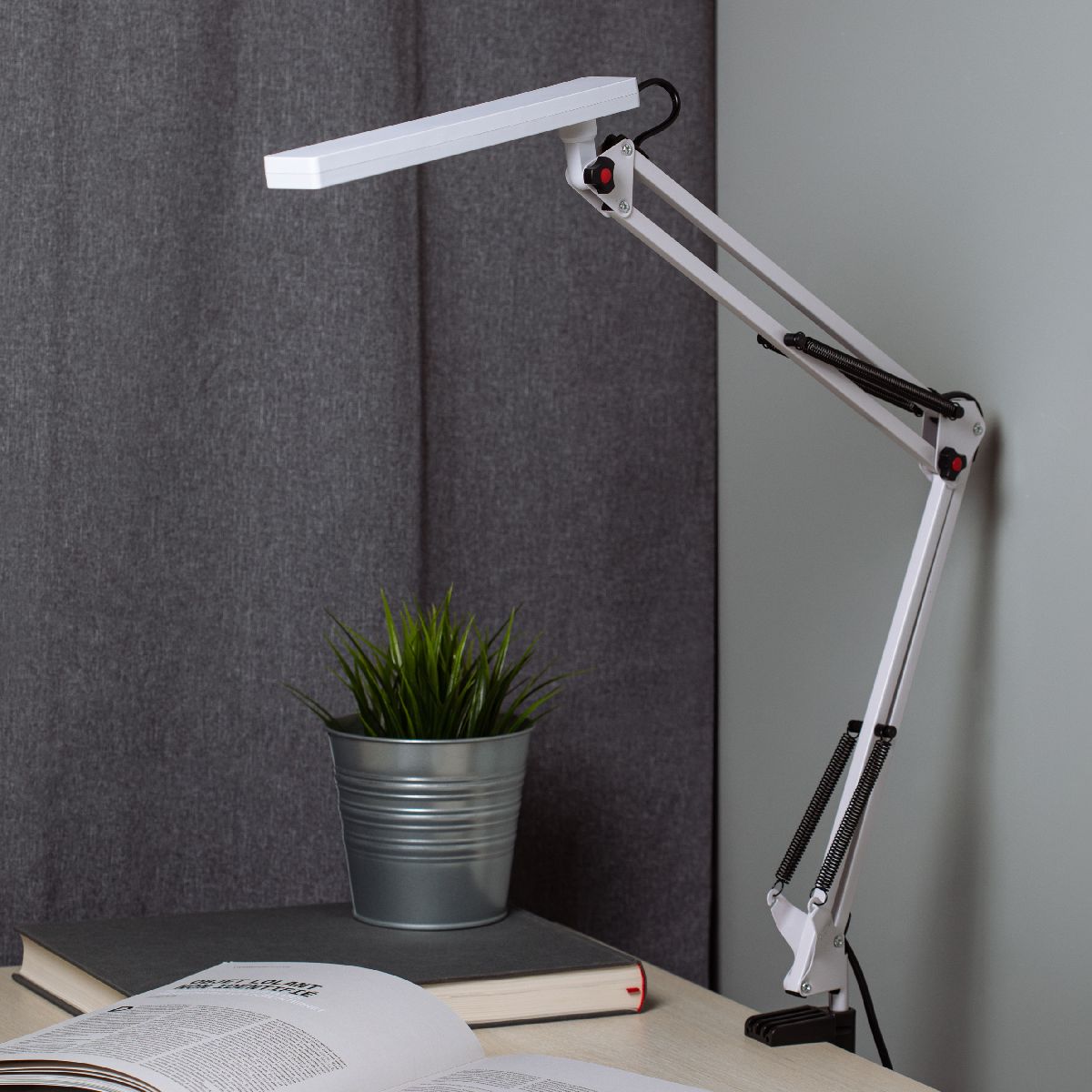 Настольная лампа Эра NLED-507-8W-W Б0058337