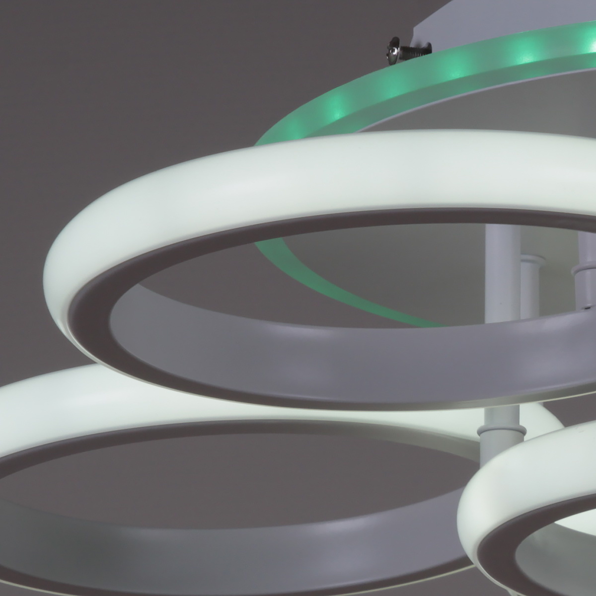 Потолочная люстра Reluce 05855-0.3-5+1 WH (RGB)