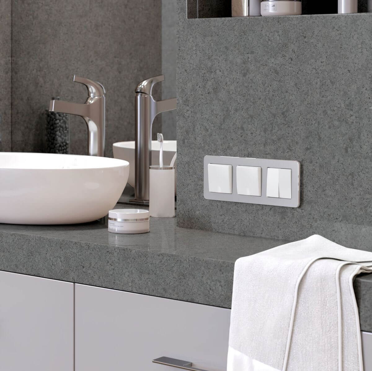 Рамка на 3 поста Werkel Platinum алюминий 4690389184475 W0032606