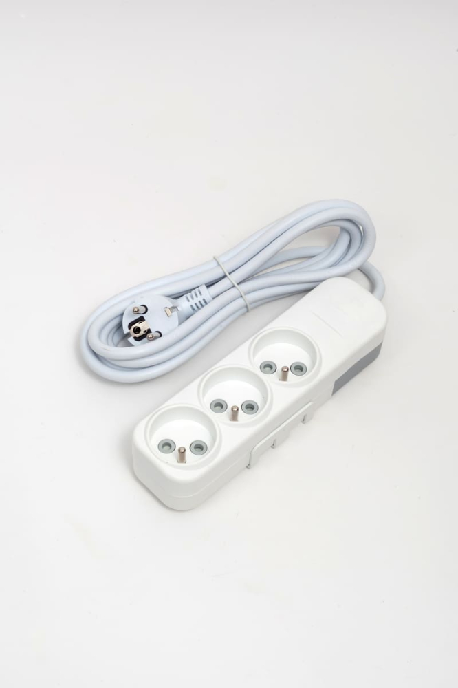 Удлинитель 3вх с защитными шторками UPS ELBI Myra 527-010203-324