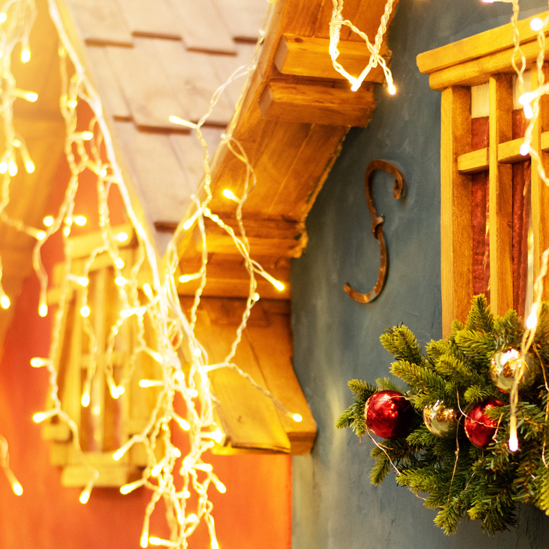 Гирлянда Eurosvet бахрома 100-101 теплый белый с эффектом мерцания 3*0,6 м IP65