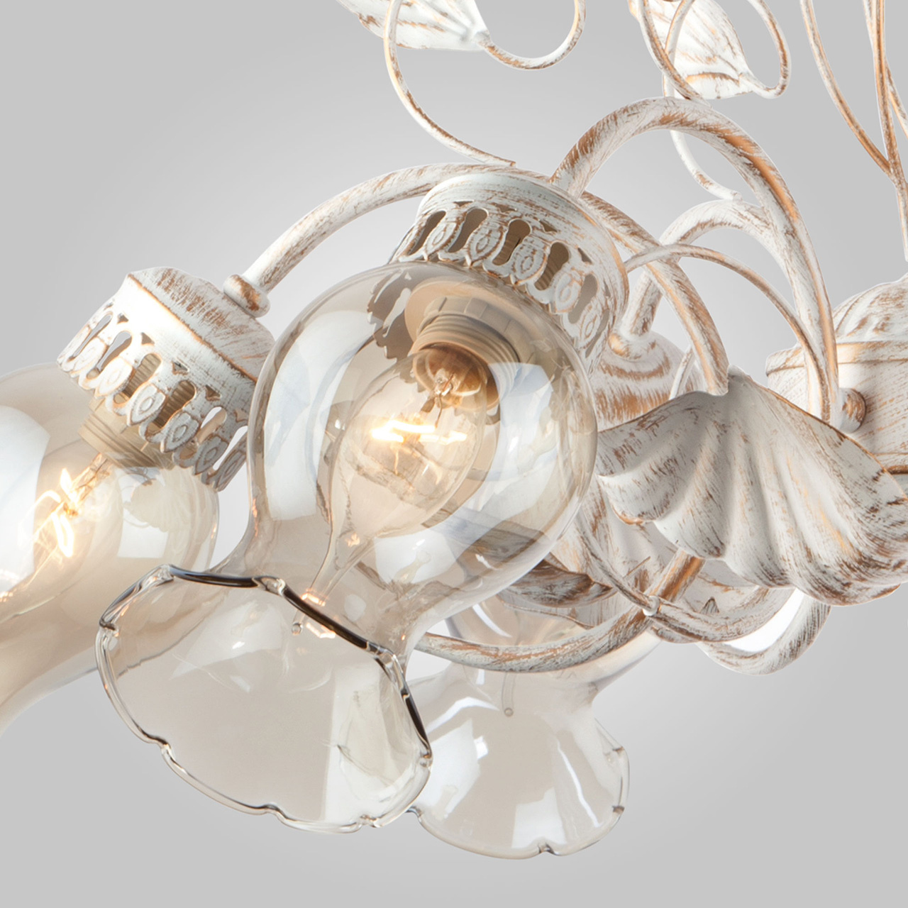 Подвесная люстра Eurosvet Афелия 60021/6 белый с золотом