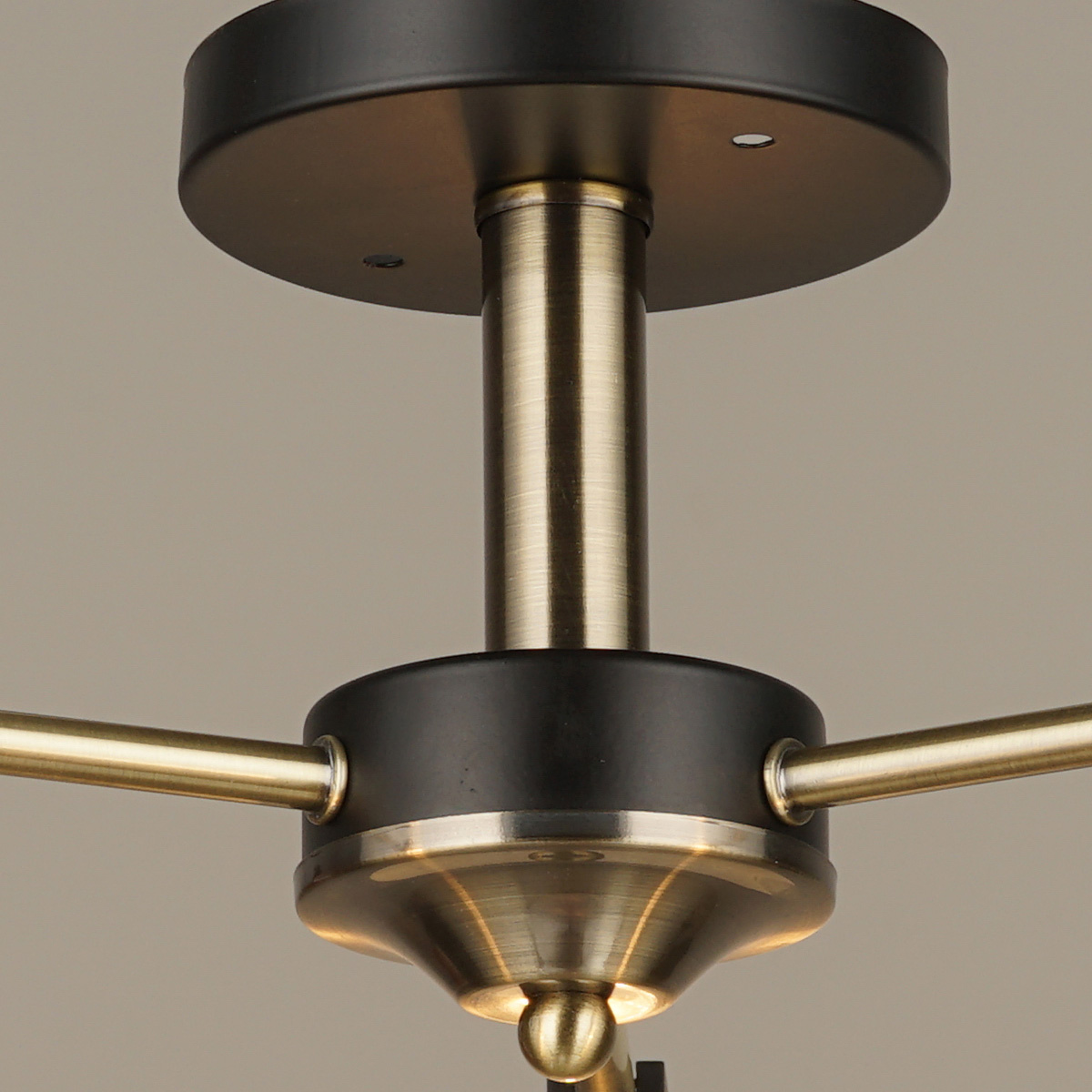 Люстра на штанге Reluce 03626-0.3-03