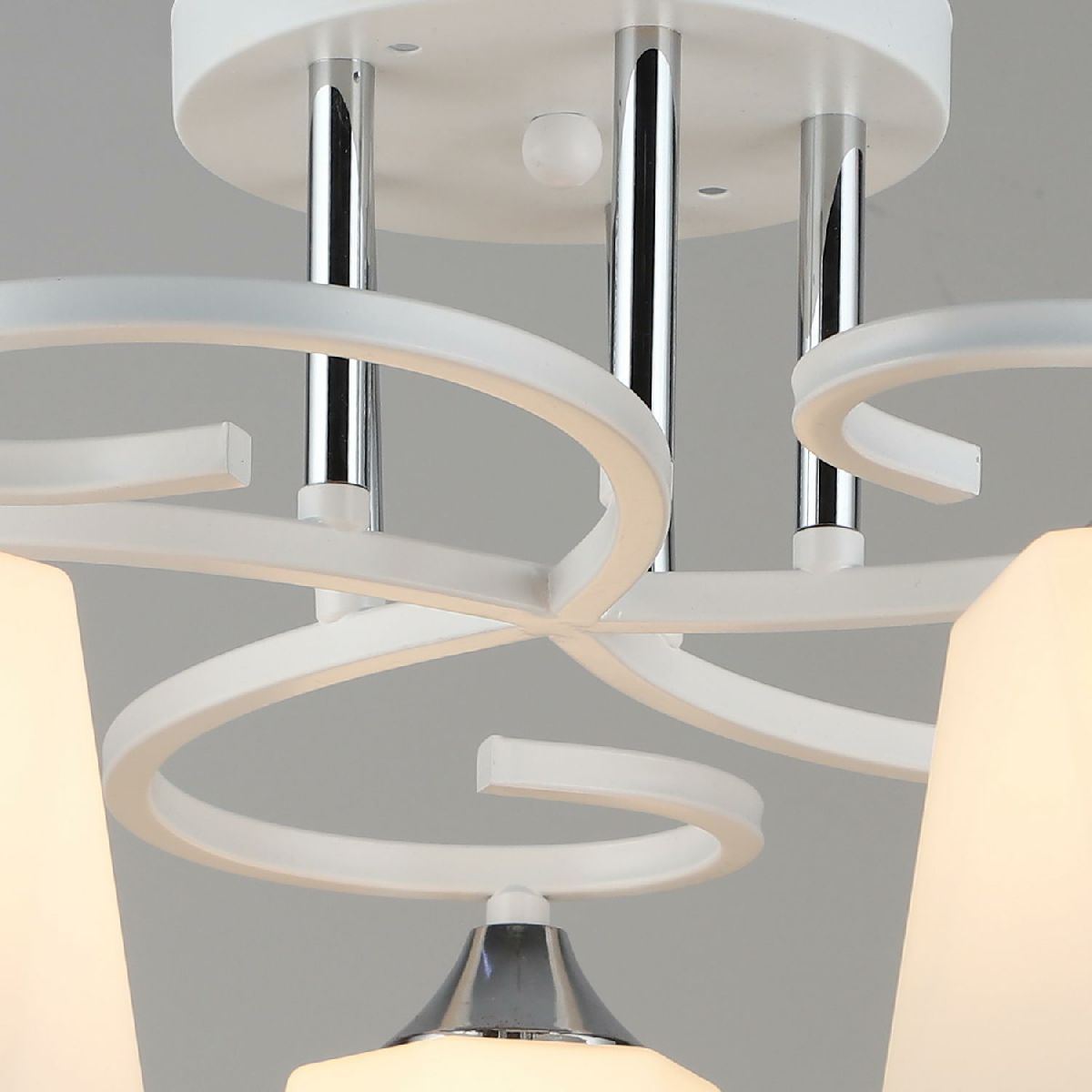 Потолочная люстра Reluce 04987-0.3-05 WT+CH