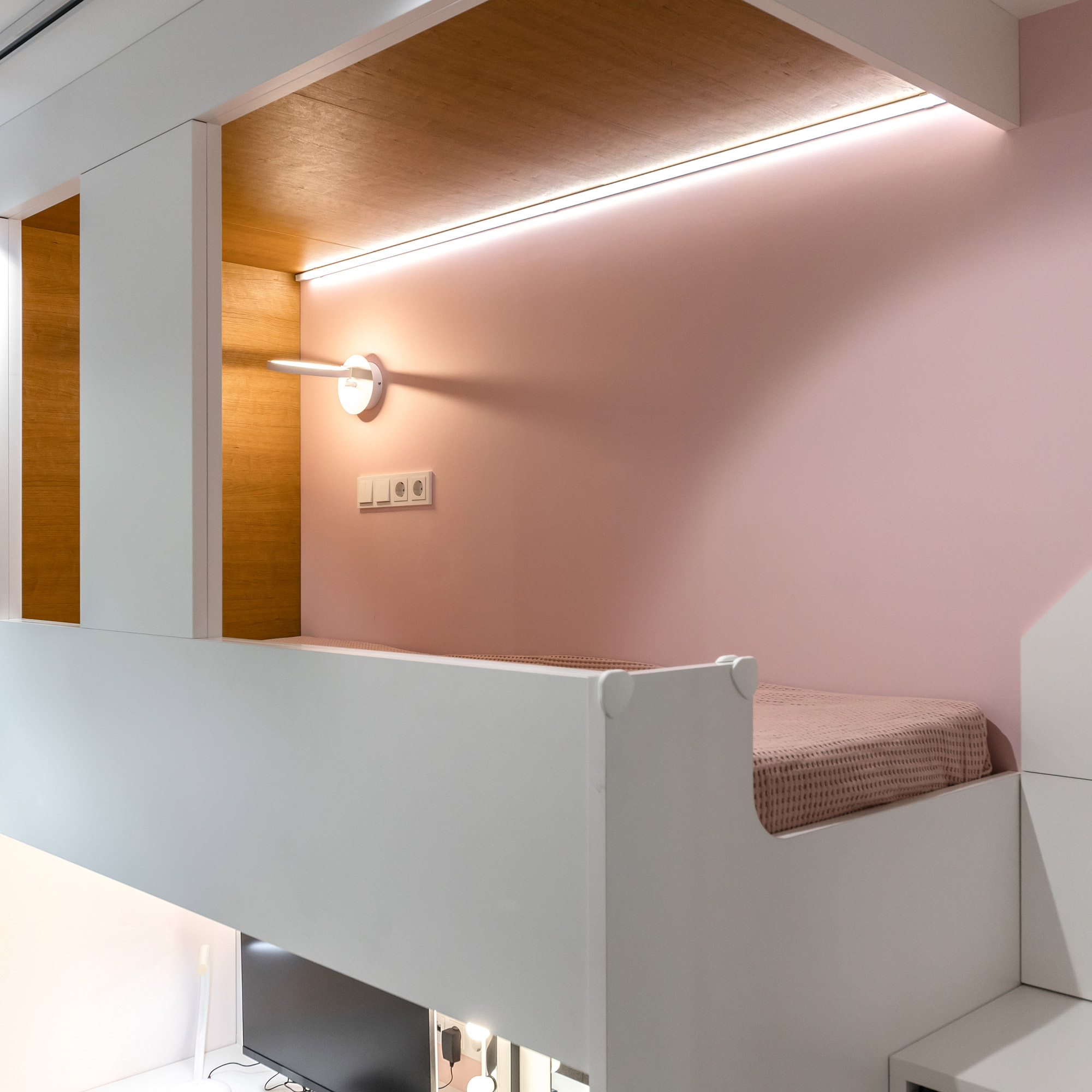 Светодиодная лента Elektrostandard 12V 14,4W 60Led 5050 IP65 теплый белый, 5м 4690389038501