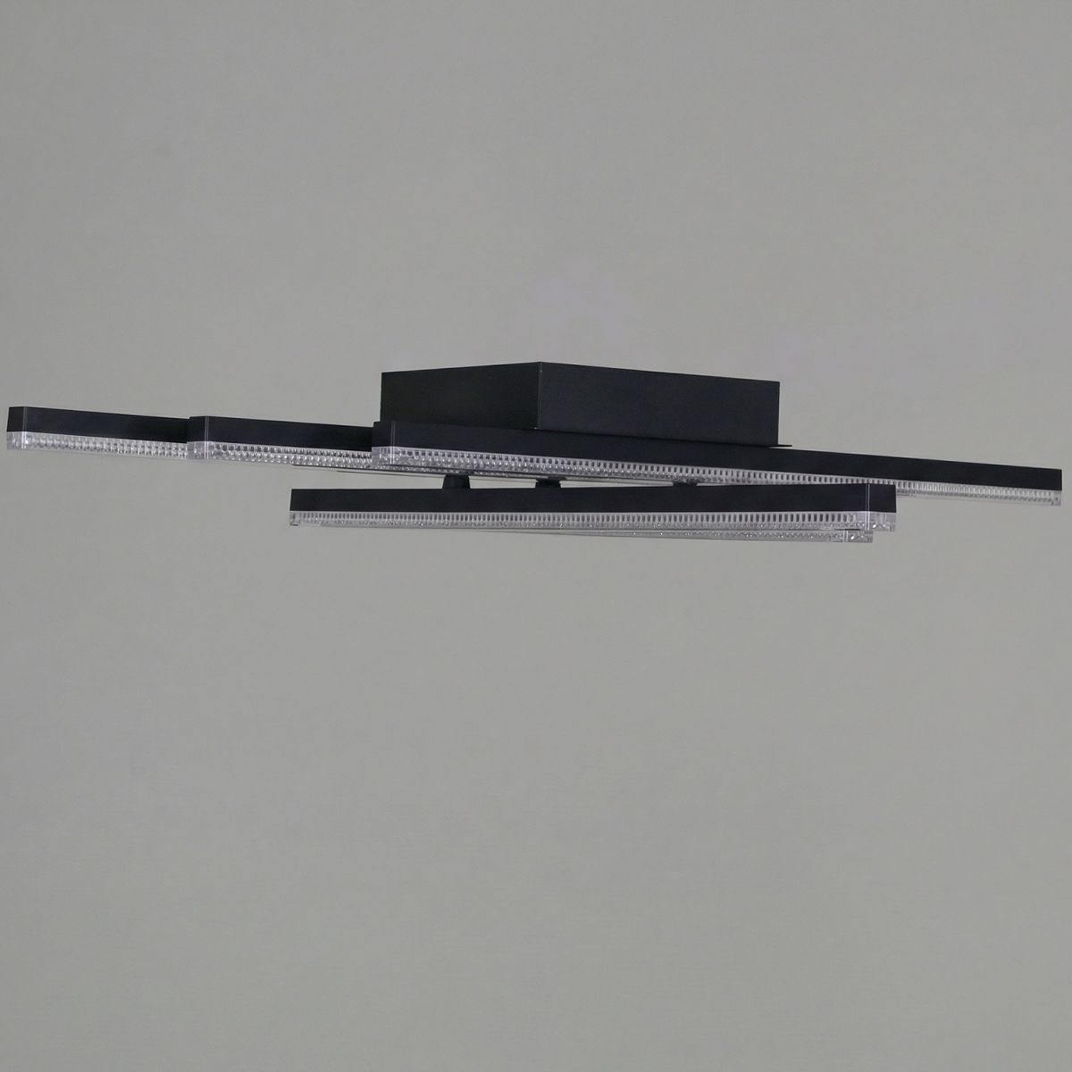 Потолочная люстра Reluce 79560-0.3-06 BK