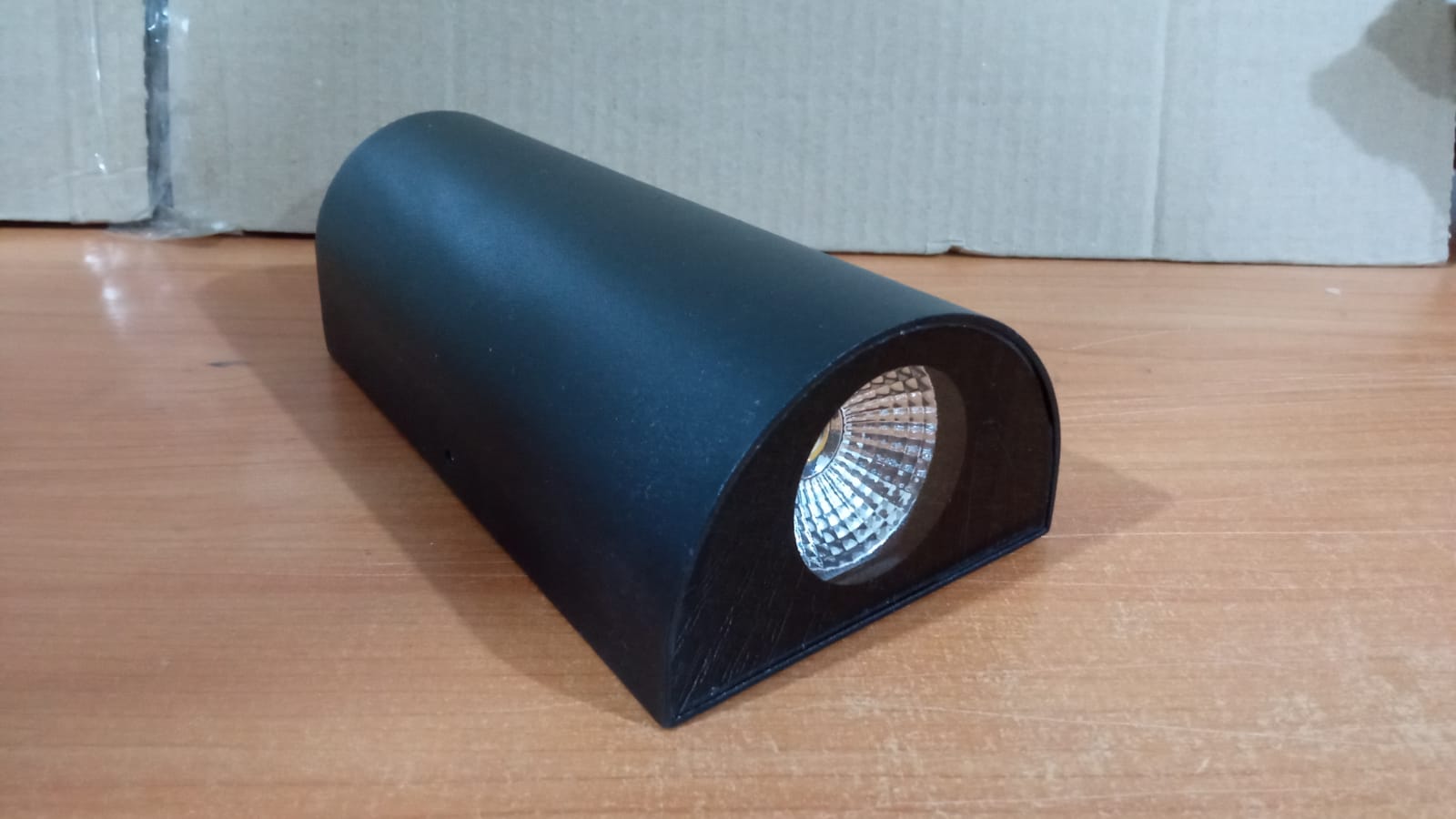 Уличный настенный светодиодный светильник Favourite Elongatur 2682-2W УЦ