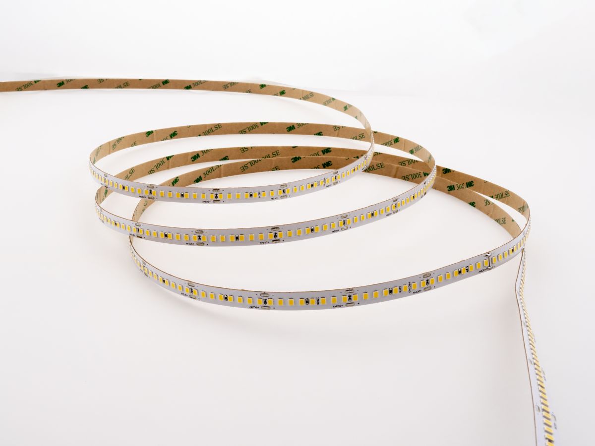 Светодиодная лента LEDS POWER 2835 192/м (18Вт/м) 24В холодная, серия ПРО140 005256