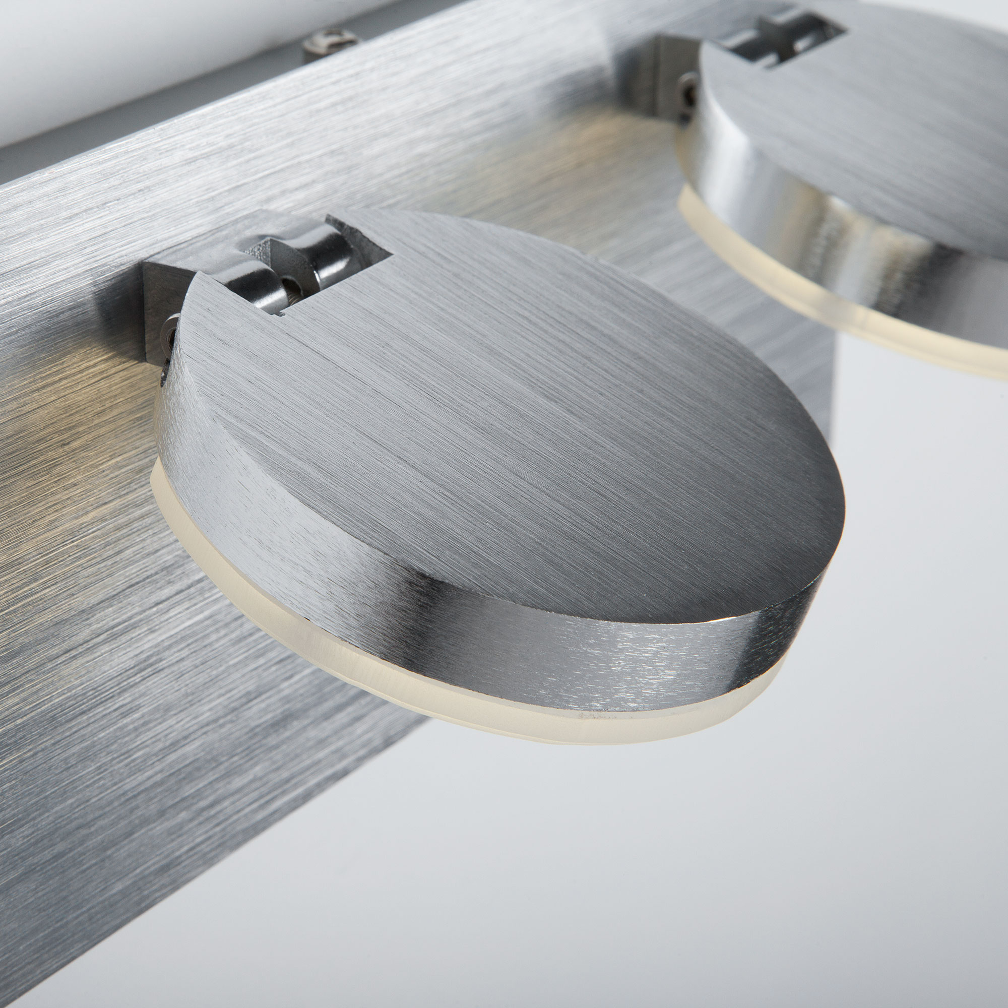 Настенный светодиодный светильник Eurosvet Cover 20004/2 алюминий в Москве