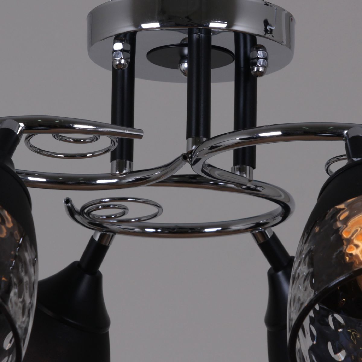 Потолочная люстра Reluce 70139-3.3-06 CR+BK