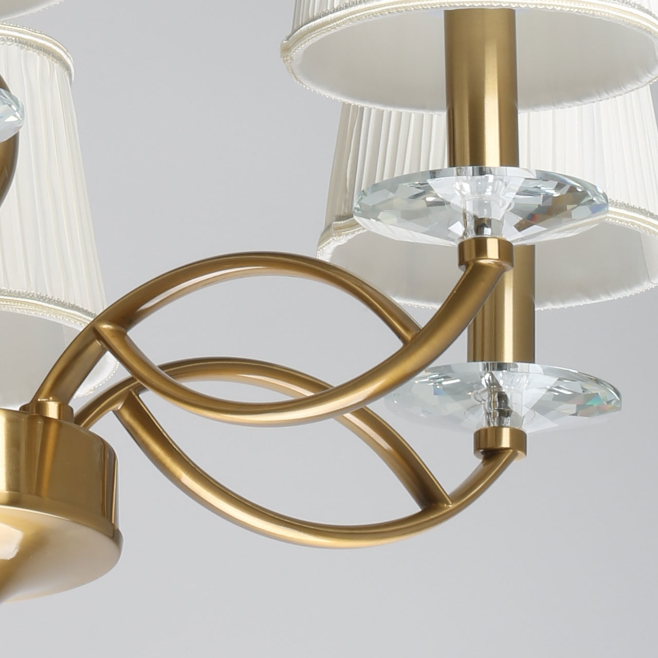 Подвесная люстра Chiaro Сильвия 404010606 в Москве