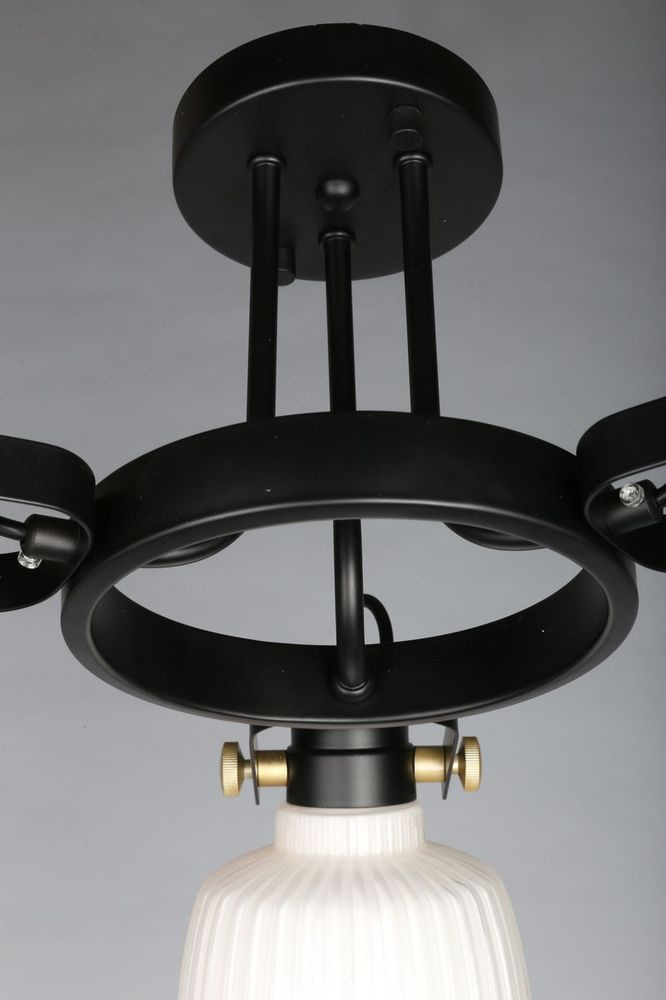 Потолочная люстра Omnilux OML-28207-03