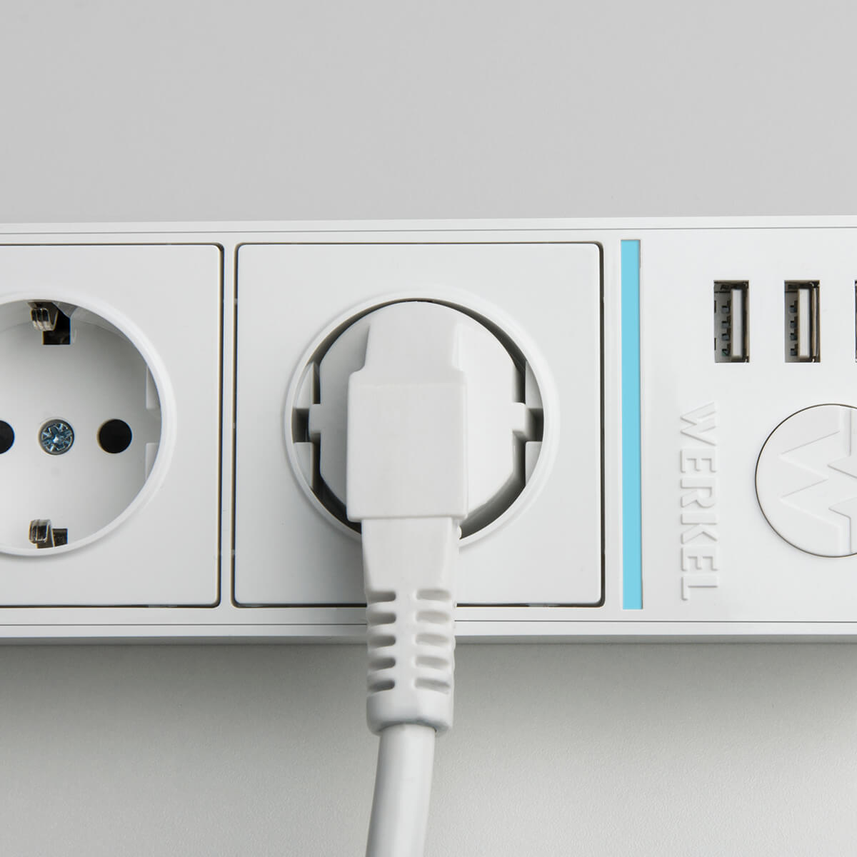 Розеточный блок 4гн 3USB х 1,7м с/з Werkel WL20-04-03 4690389128370