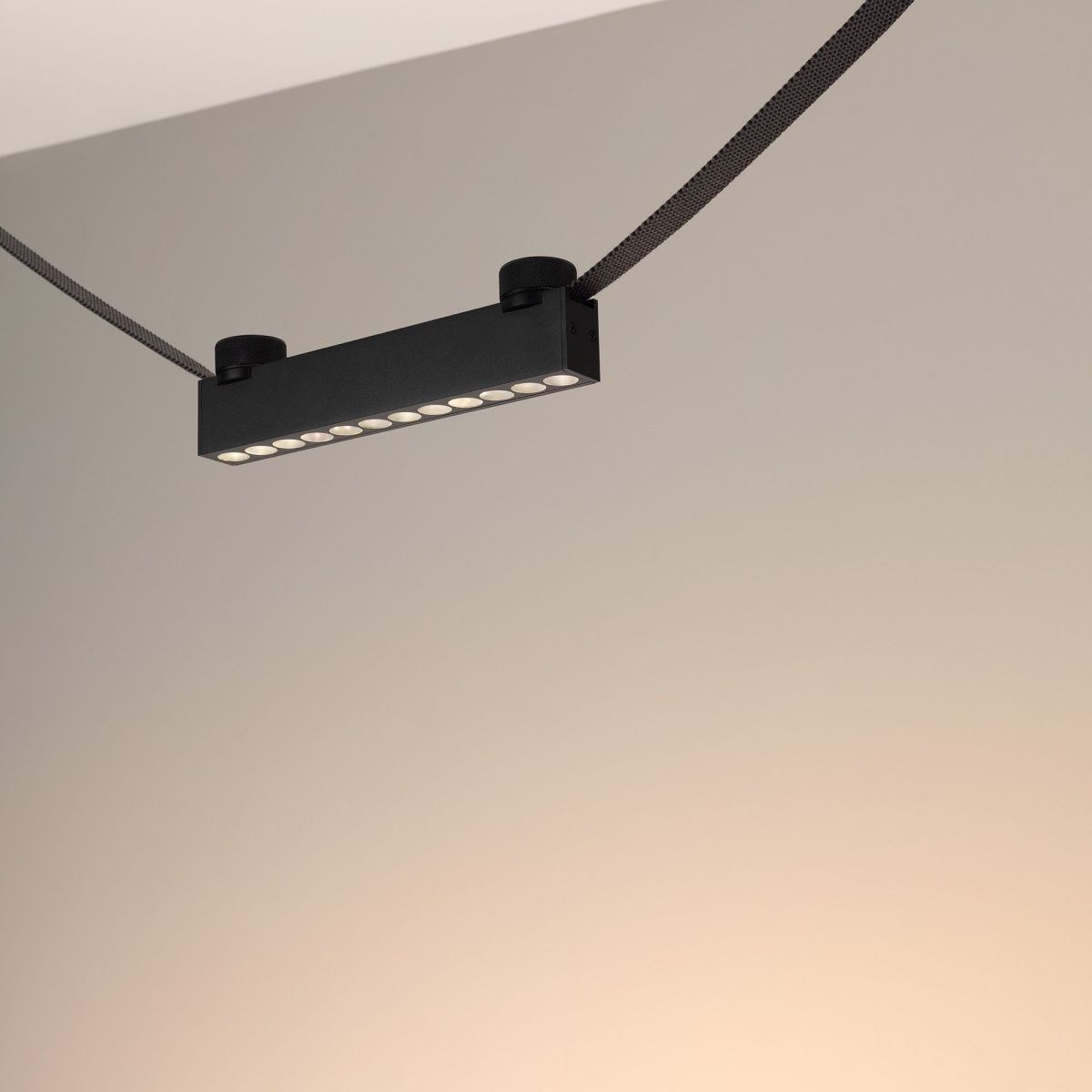 Трековый светильник Arlight ART-INBELT-DOTS-L210-8W Day4000-MIX (BK, 33 deg, 48V, DALI) 051211