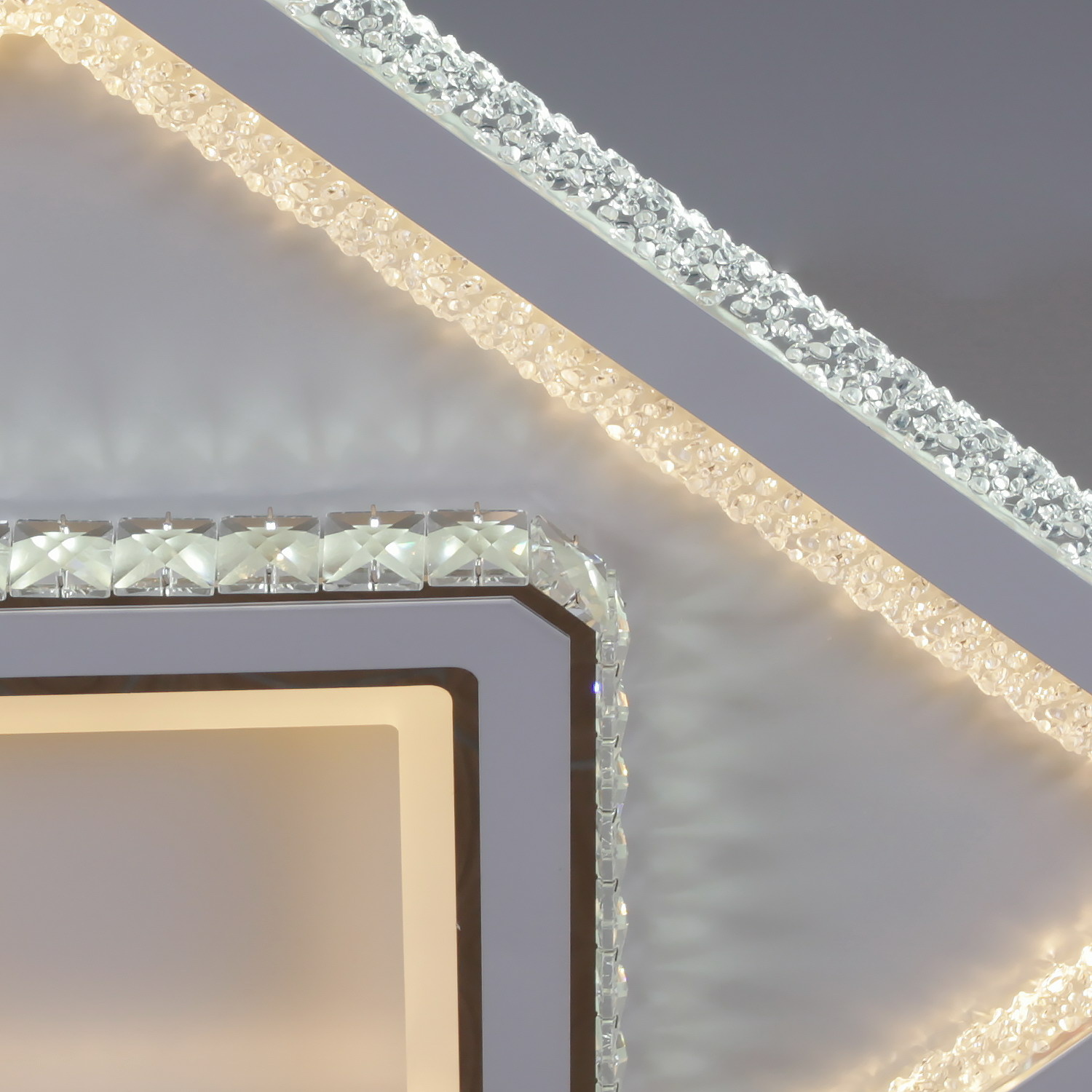 Потолочная люстра Reluce 07162-0.3-500 WH