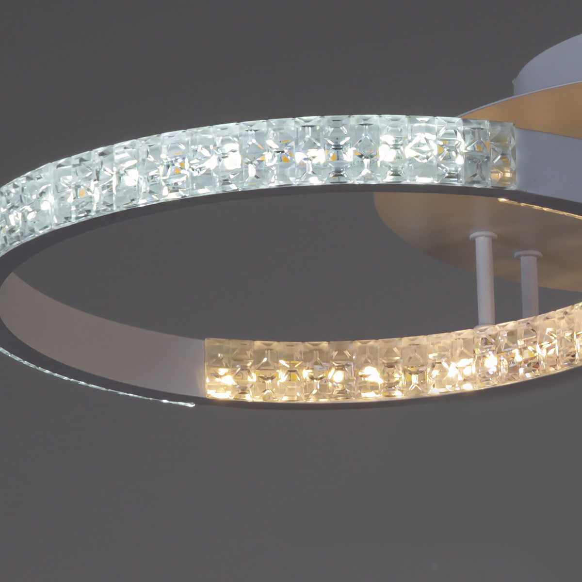 Потолочная люстра Reluce 07082-0.3-02