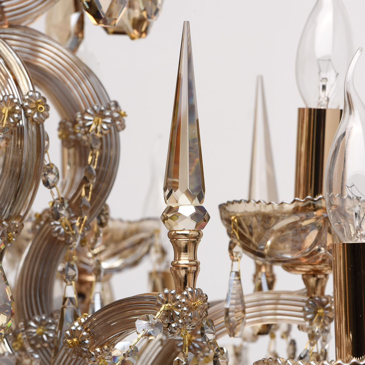 Подвесная люстра Chiaro Одетта 405010316 в Москве