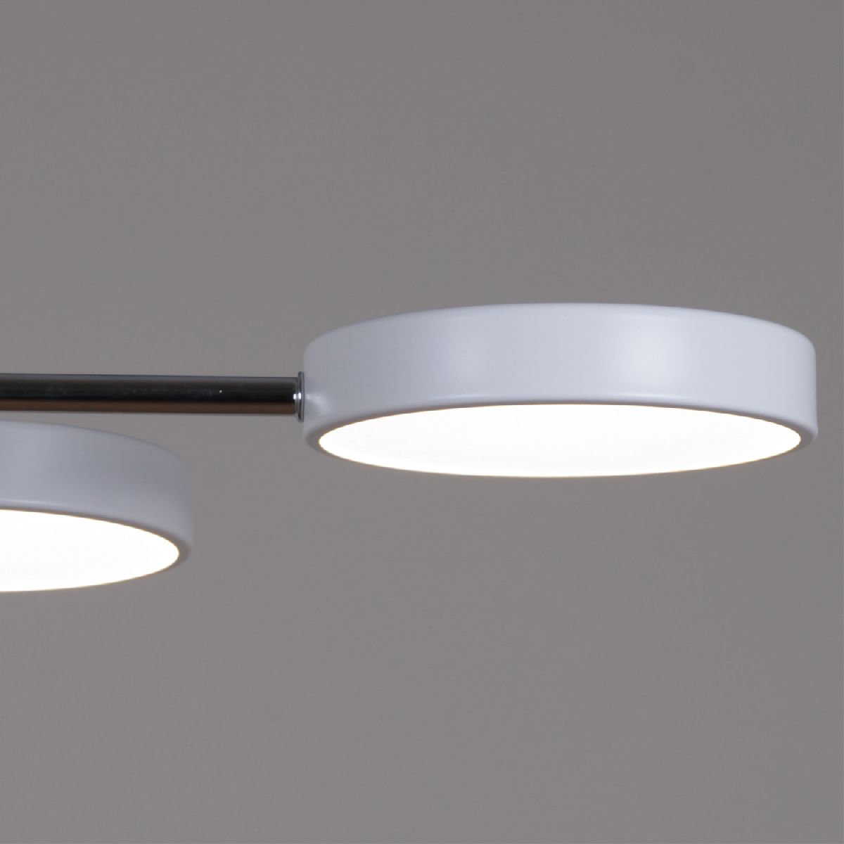 Люстра на штанге Reluce 13206-0.3-04