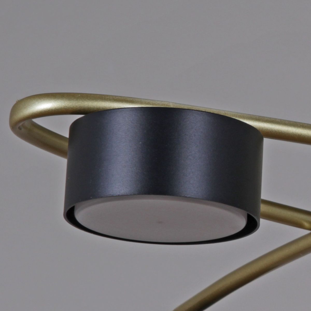 Потолочная люстра Reluce 06658-0.3-08 GD+BK GX53