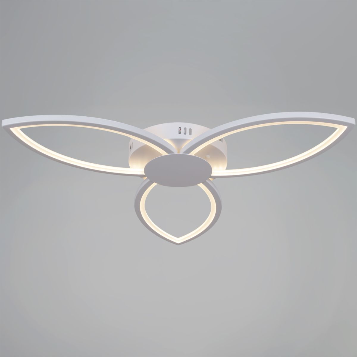 Потолочная люстра Reluce 09877-0.3-03 WH