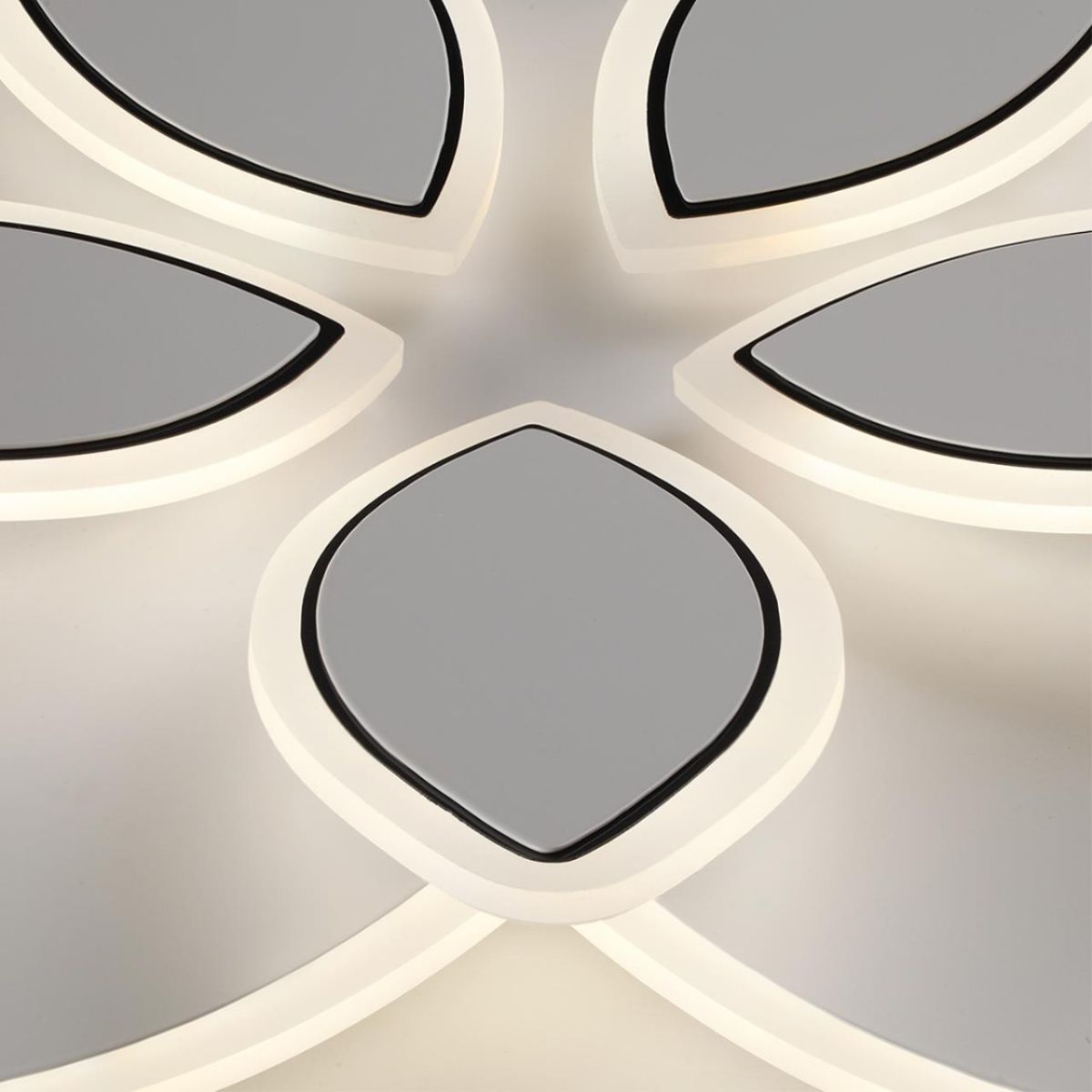 Потолочная люстра Lumion Ledio Lotus 8014/75CL