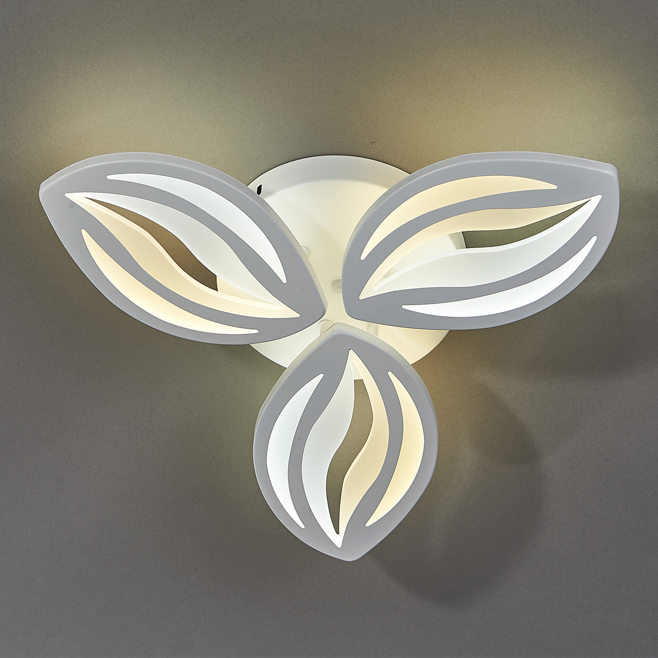 Потолочный светильник Escada Arabica 10221/3LED 47W