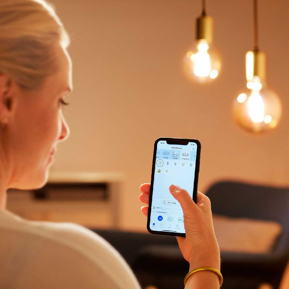 Умная светодиодная лампа Wiz Wi-Fi BLE60WG95E27927-65CL1PF/6 E27 7W 2700/6500K 929003018201